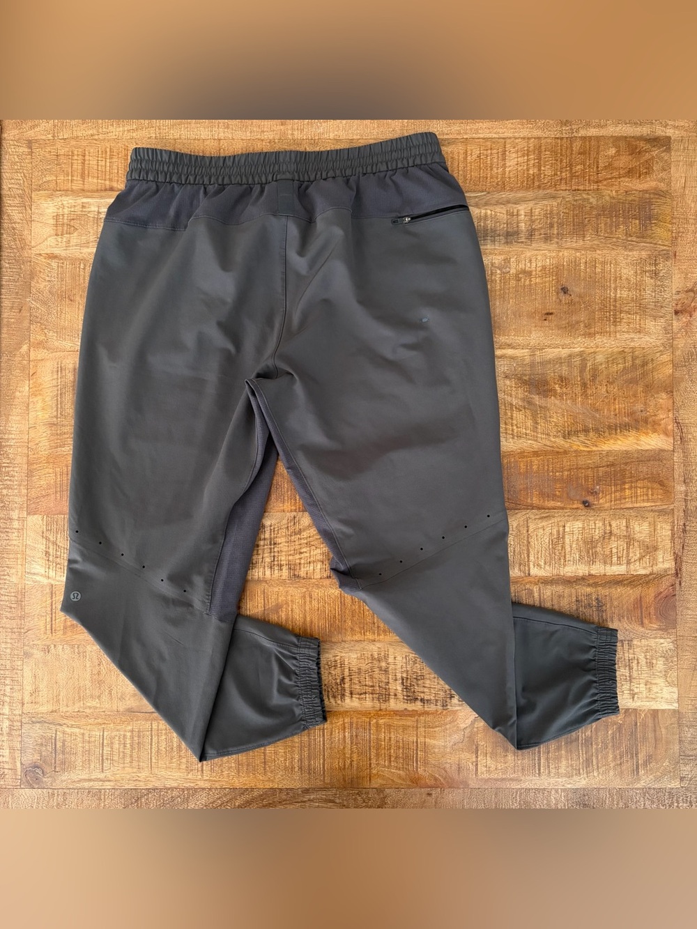 Lululemon License to Train Joggers - Picture 3 of 7